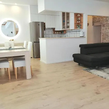 Julija Apartamento *